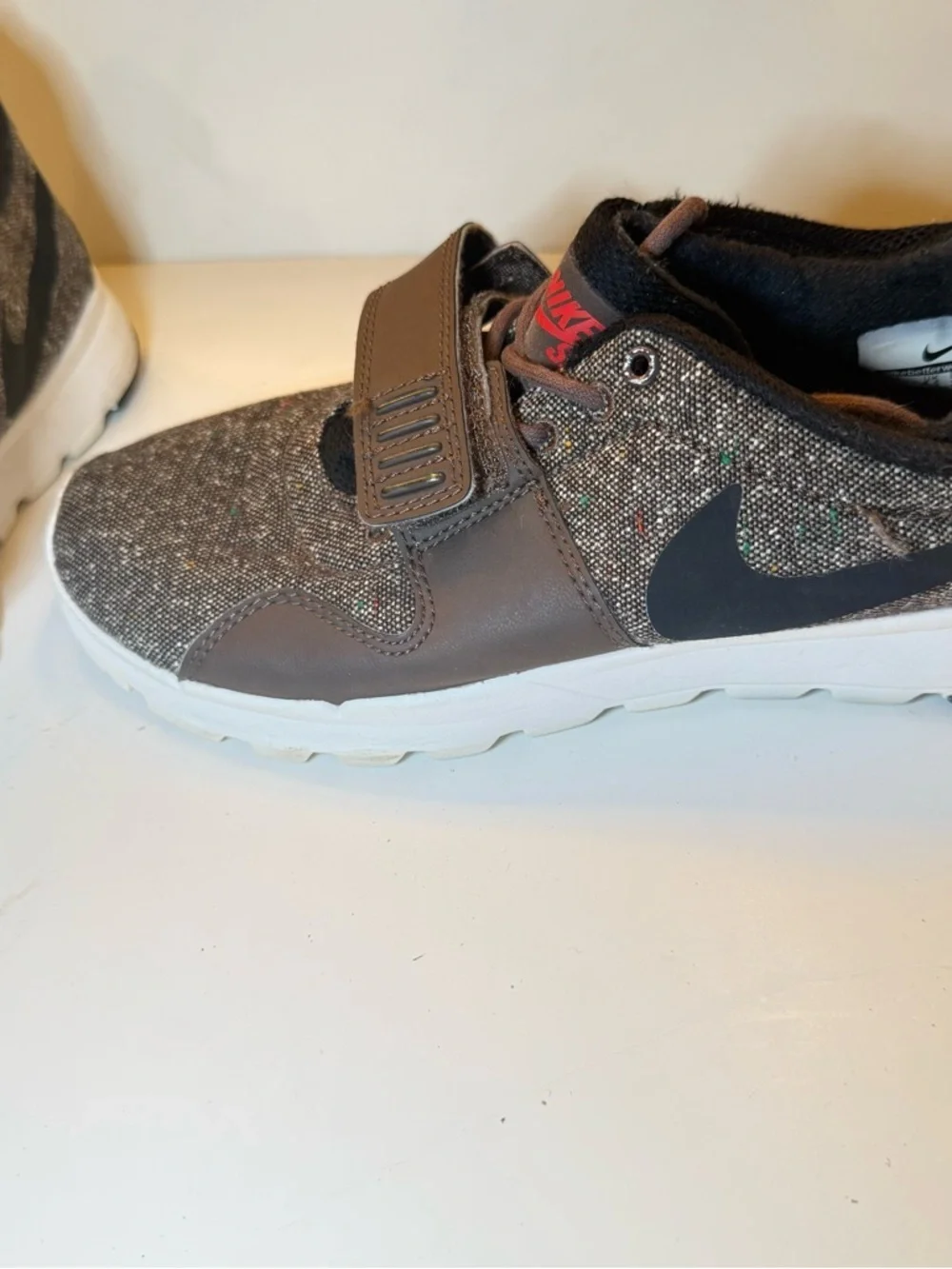 Nike Kids Brown Tweed & Black Strap Sneakers
